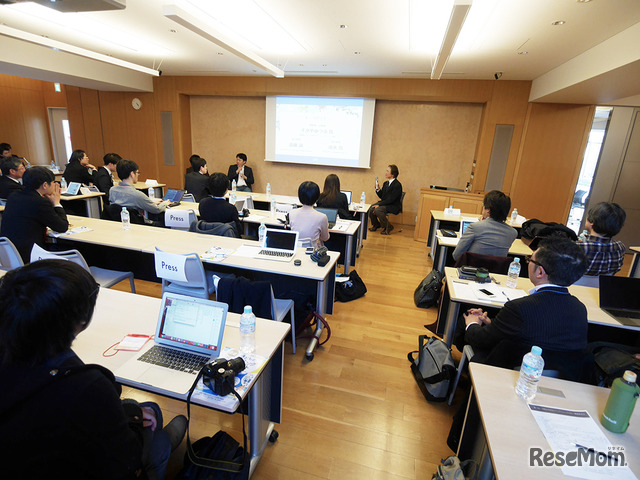 「第二回全国小中学生プログラミング大会」記者会見の様子