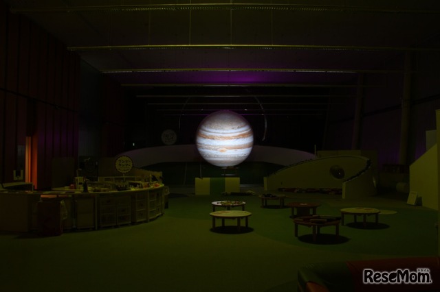 日本科学未来館「ナイトミュージアム vol.1　―未来館で「お地球見」―　球形スクリーンによる演出イメージ