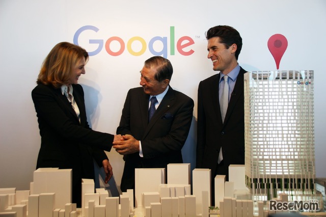 Alphabet CFO・Google CFOを務めるルース・ポラット氏（左）、東急グループ代表 東京急行電鉄取締役社長の野本弘文氏（中）、グーグル合同会社代表のピーター・フィッツジェラルド氏（右）