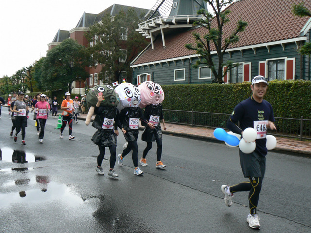 から揚げを食べながら走るランイベント「チキチキ！から揚げRUN」3月開催