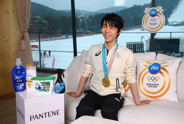 羽生結弦「一番最初にメダルをかけたのは母でした」…P＆G ジャパン