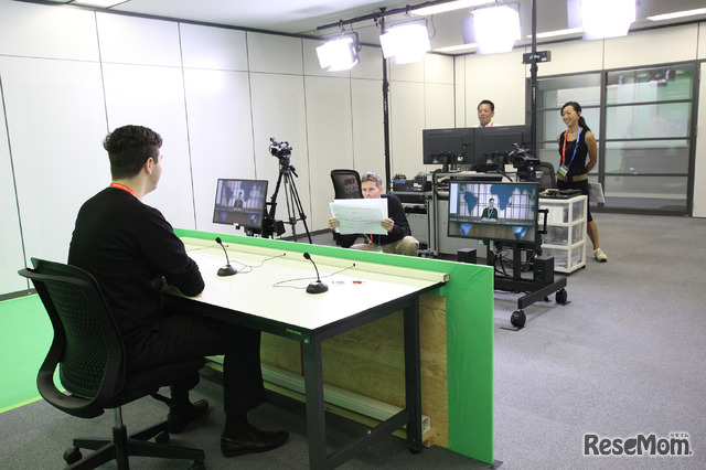 TGG　3階の「Media Lab」。本格的な映像・放送機器を備え、キャスター＆テレビクルーになりきることができる
