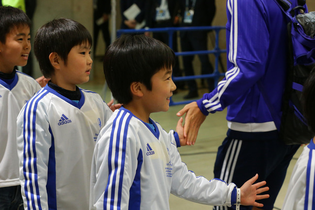 サッカー日本代表戦のウェルカムキッズとハイタッチキッズを募集