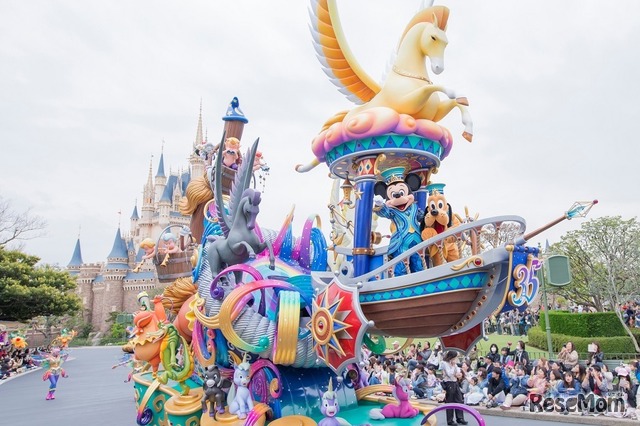 東京ディズニーリゾート35周年”Happiest Celebration”グランドフィナーレ　(c) Disney