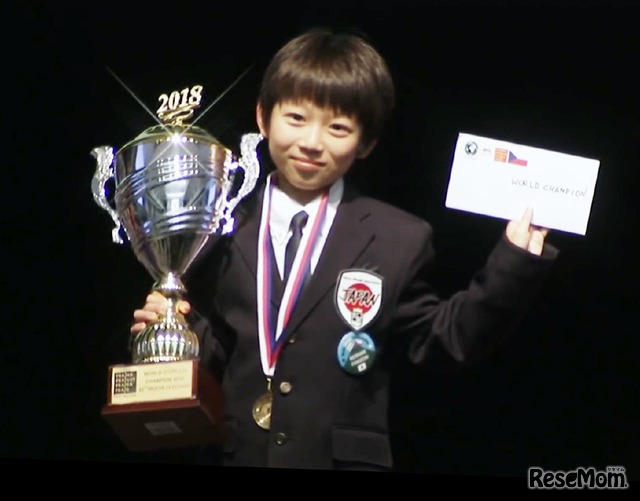 「オセロ小学生グランプリ2018」優勝者の福地啓介さん（11歳・小学5年生）