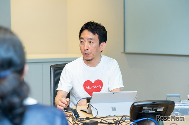 「Office 365」を使った反転授業で使える教材づくり体験会で講師を務めた日本マイクロソフト・春日井良隆氏