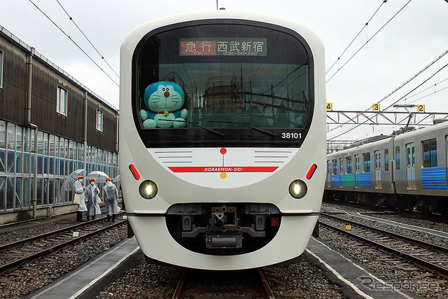 西武鉄道30000系「DORAEMON－GO！」