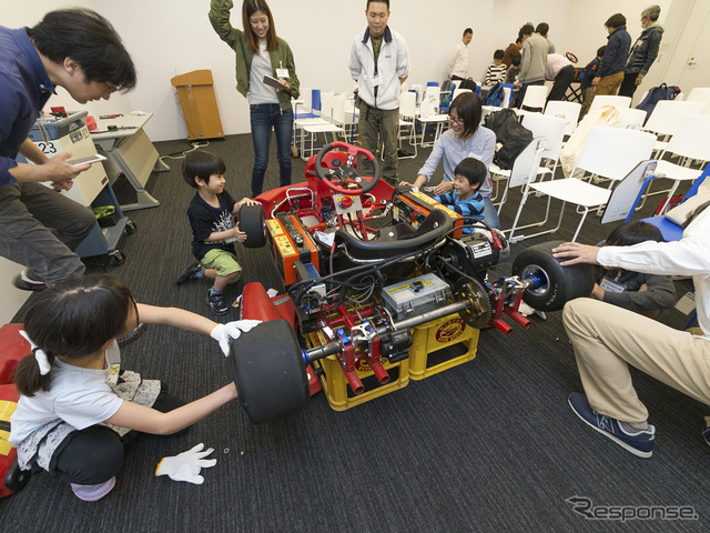 「地球温暖化と自動車」を学ぶ電気カート組立教室