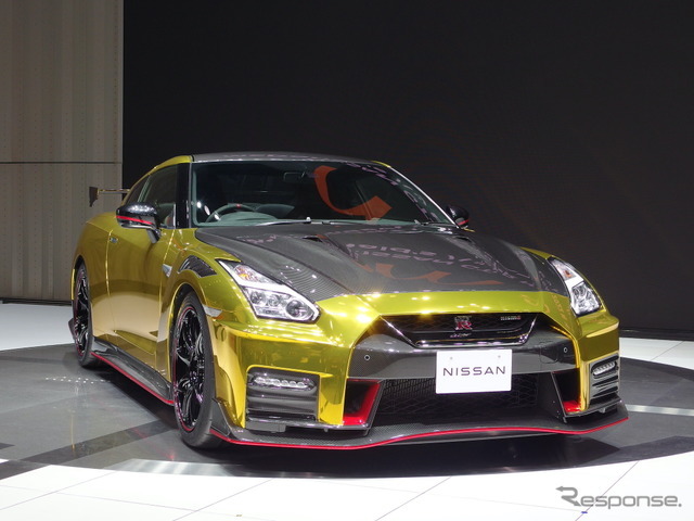 日産GT-R NISMO 2022年型ゴールド仕様