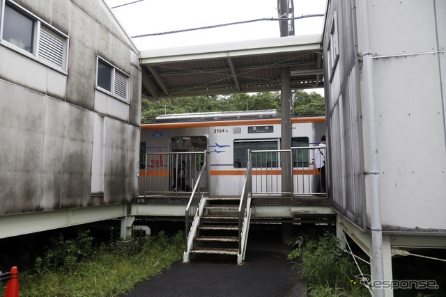 京成電鉄ミステリーツアー：宗吾参道車両基地の業務用ホームで乗車する。