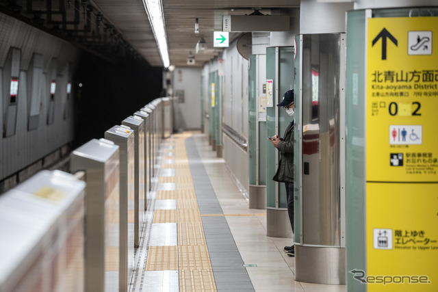 「オリンピックスタジアム」の副名称が付けられる都営地下鉄大江戸線青山一丁目駅。