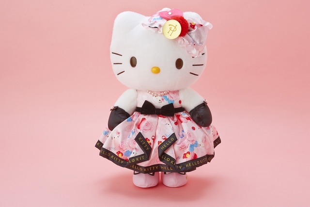 「ハローキティ ピエール・エルメ バースデードール 2021」15400円（税込）（C）’21 SANRIO 著作（株）サンリオ