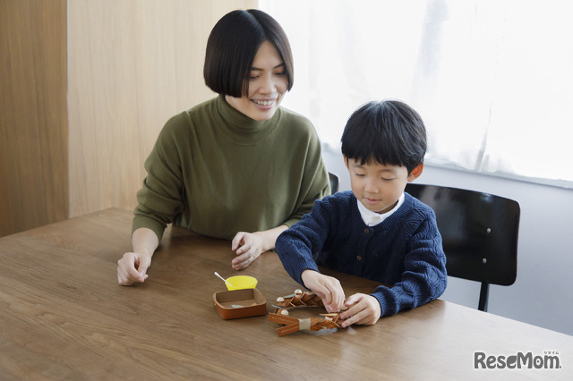 革のクリスマスリース