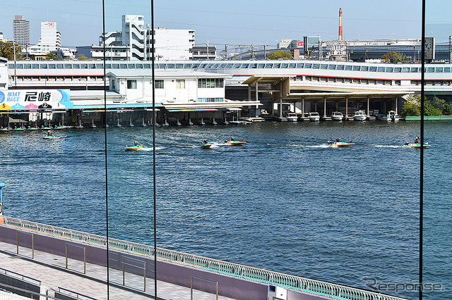 阪神電車 尼崎センタープール前駅北側にあるボートレース尼崎