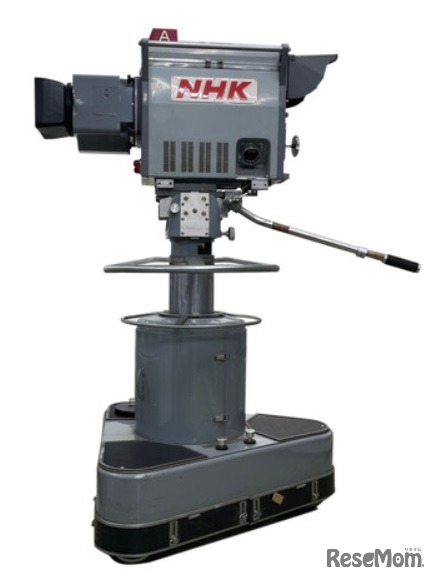 実際にNHKで1985年ころまで使用されたテレビカメラ