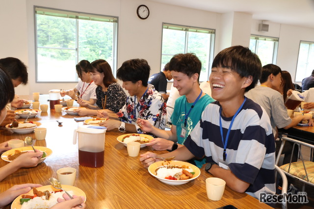 最終日の昼食はダムカレー