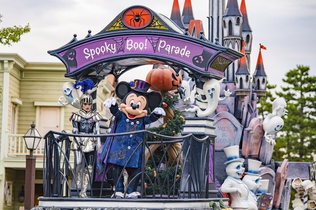 TDLで人気の期間限定「スプーキー“Boo!”パレード」、コワくて楽しいパレードの魅力を紹介 As to Disney artwork, logos and properties： (C) Disney