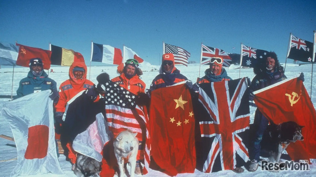 南極大陸国際横断隊