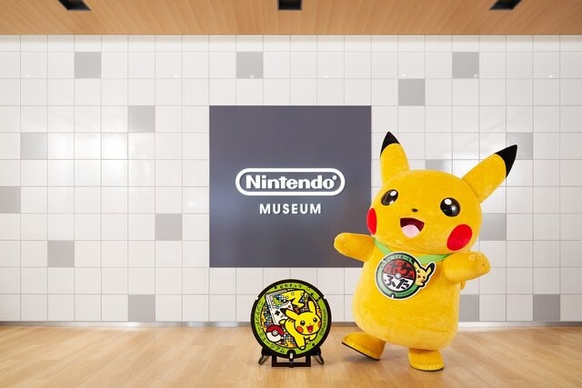 『ポケモン』の原点「ゲームボーイ」から飛び出すピカチュウ…！「ニンテンドーミュージアム」施設内に設置される「ポケふた」がお披露目