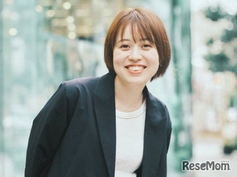 青柳知里氏