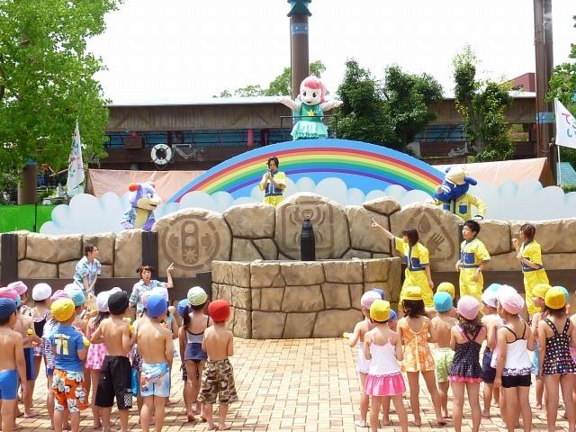 バットのびしょぬれ夏休み！地元園児が体験