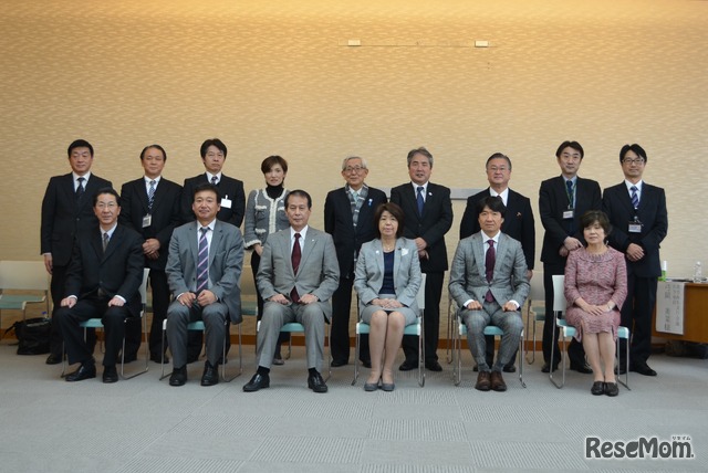 教育再生実行会議の有識者が日本工学院を視察 学制の在り方を就職学習に問う 1枚目の写真 画像 リセマム