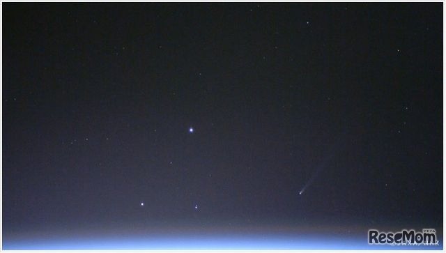 ISSから撮影した「アイソン彗星」