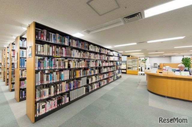 工学院大学新宿図書館内観1