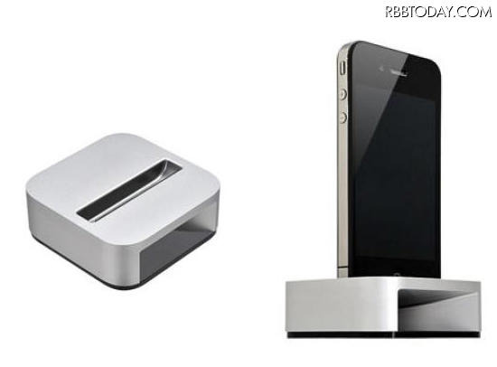 iPhone 4用ミニスタンド、白箱.com、センチュリー 「iHorn（アイホルン）」シルバーの本体とiPhone 4の装着イメージ