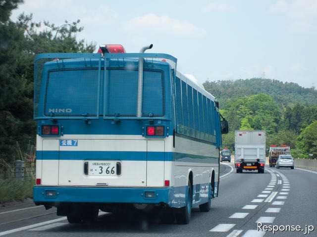 東北自動車道。東日本大震災発生から3か月