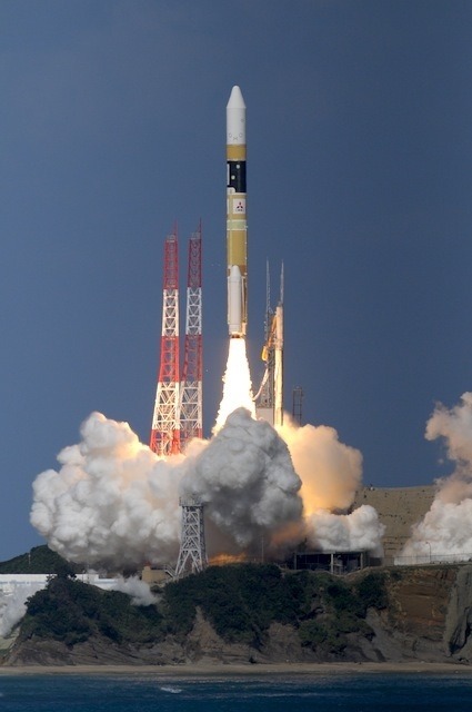 H-IIAロケット25号機の打ち上げ　(c) MHI/JAXA