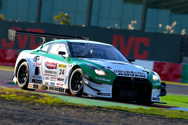 #24 スリーボンド日産自動車大学校 GT-R