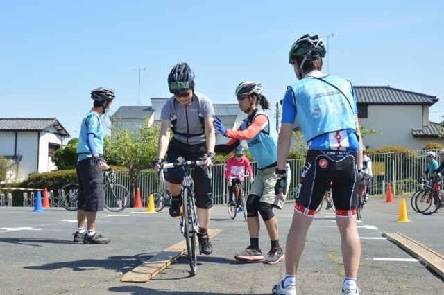 補助輪はずし教室からキッズや大人のスクールまで4月12日に西武遊園地で開催