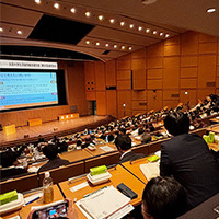 「物価高」に揺れるキャンパスライフ、どう守る？全国の学生や教職員、生協職員がつくばに集結し、「100円朝食」など大学と協力した活動を踏まえ、2026年度方針を議論。第69回通常総会開催