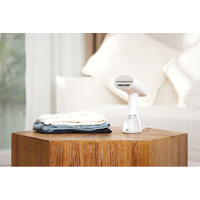 【旦那さんのスーツ、子どもの服、冬物アウター…全部これ1台】“裏側のシワまで吸う”5000Paスチーマー airmorn one がママ達の強い味方に。除菌・ダニ対策もわずか数分で。