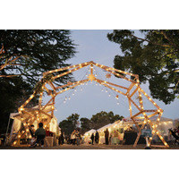「クリスマスマーケット in 駿府城公園」開催中！初日から多くの来場者で賑わう。Wonderful Christmas と ランタンナイト