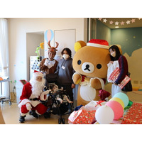 「サンタパレード 2025」スペシャルアンバサダー「リラックマ」がサンタ姿で子どもたちにプレゼントをお渡ししました！