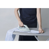 コードレスなのにパワフルなスチームショット機能付きパステルカラーの「コードレススチームアイロン」を発売