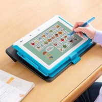 猫背を防ぐ！超薄型・軽量の「卓上傾斜学習ボード」発売