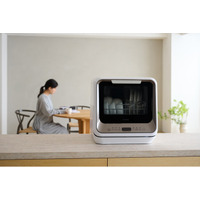 【水道工事なしのタンク式or分岐水栓式の2WAY】シロカ、卓上据え置き型の「食器洗い乾燥機」を発売！