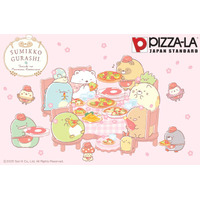 「たぬきのまんまるレストラン」 デザインのボウル（陶磁器製）とシール　ピザーラ『すみっコぐらしスペシャルパック』新発売！