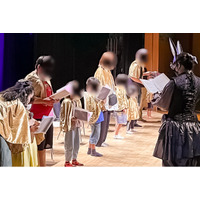 若年層の表現力低下・表現機会格差に挑む～プロの演出家と1時間で創る「本物の舞台体験」