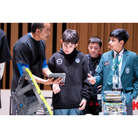 世界8か国58チームが集結する国際ロボティクス競技大会「VEXジャパンカップ」開催