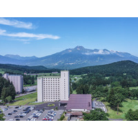 アパリゾート上越妙高　2026グリーンシーズンオープン！　「全天候型屋内ドッグラン」新設＆「天然芝グラウンド」3面体制へ拡充　～ 創業55周年を記念した特別プランや、「滞在型自然体験」もスタート ～