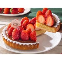【毎月5・6・7の付く日は“FLOの日”】ご好評につき4月も販売決定！！旬の苺を“まるごと”乗せた贅沢タルトが1,490円（税込）！FLOのなめらかプリンなど、人気商品もお得な9日間。