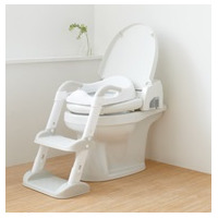 お子さまの「ひとりでできた！」を応援！「SmartAngel ステップ付補助便座」新発売