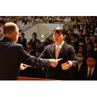 【福岡大学】令和8年度福岡大学特待生210人の表彰式を行いました