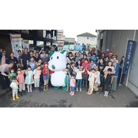 新緑の深谷市で焼きたて野菜に冷やしキュウリ　沃土会「収穫祭」に利用者家族44人参加〔埼玉〕