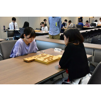 創設20周年「マイナビ女子オープン」、将棋に励む小学生以上の親子2組を現地招待。女流棋士の真剣勝負を間近で