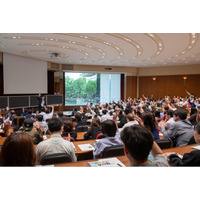 31メジャーの教員と直接話せる。高校生が学びを比較できるオープンキャンパスを開催